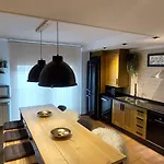 Lo Attic شقة *