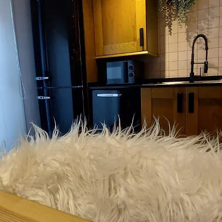 Lo Attic Apartment Sort